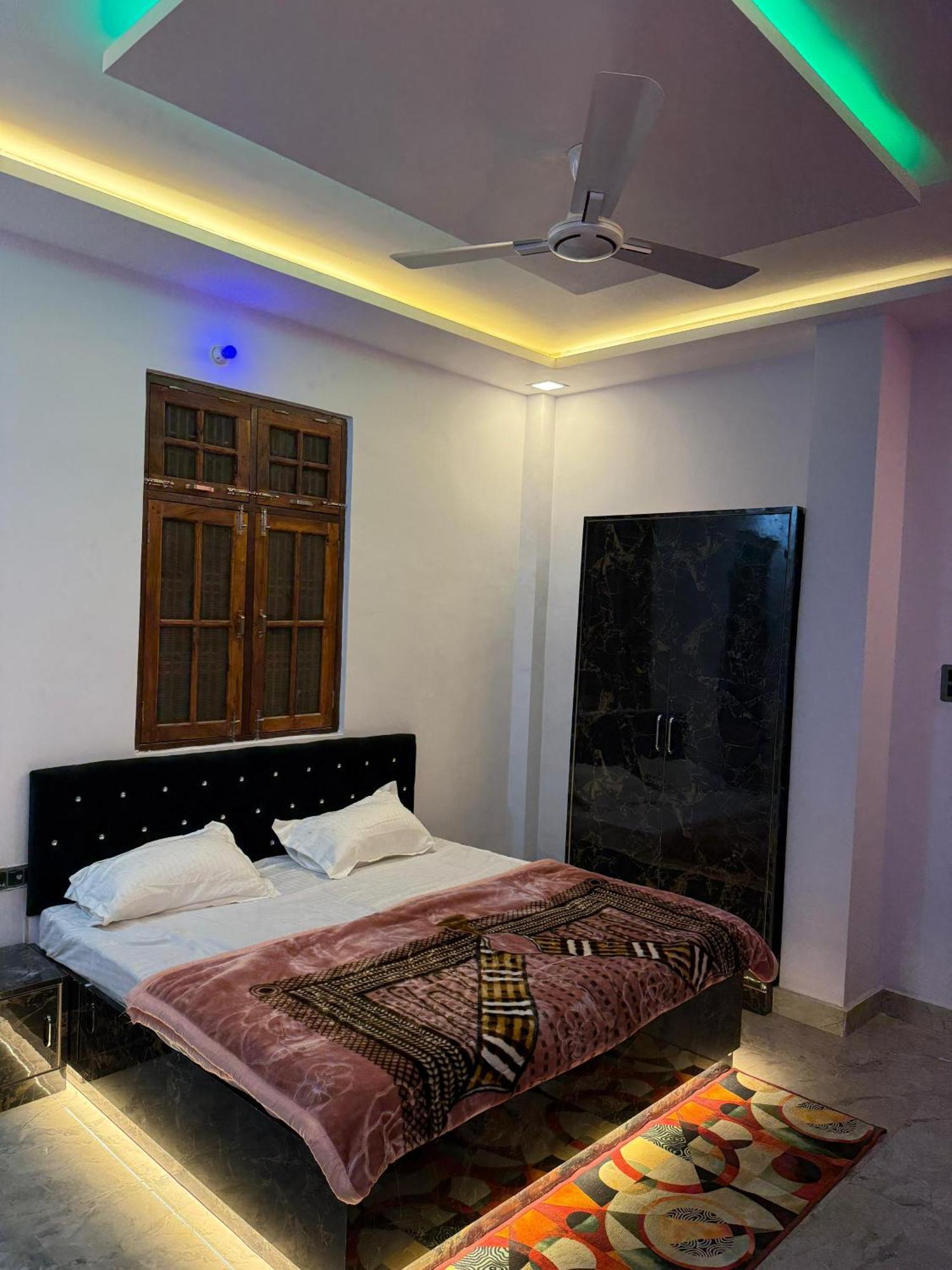 Royal Grand * Lucknow